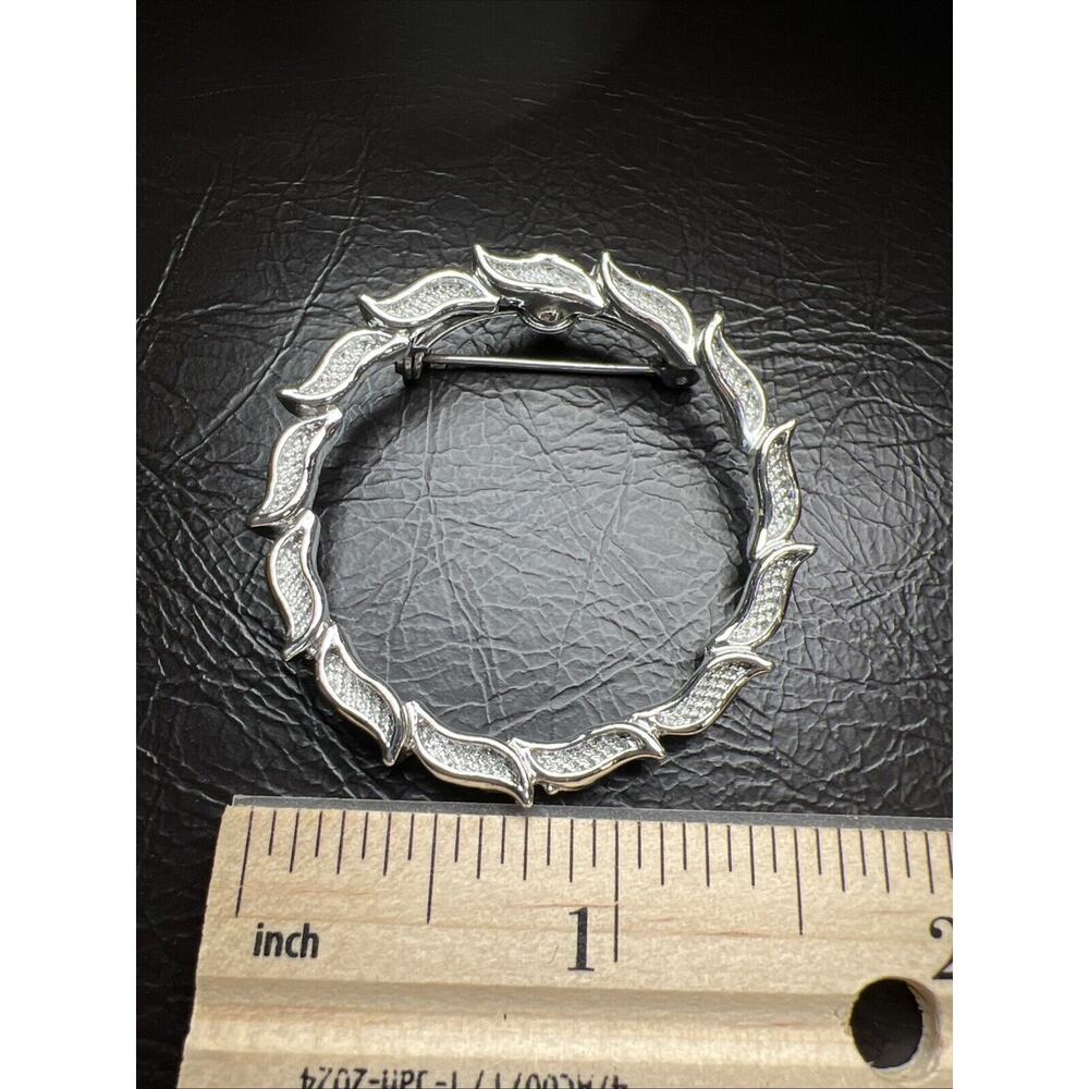 Gorgeous Estate Signed Silvertone Vintage Textured Circle Brooch Pin